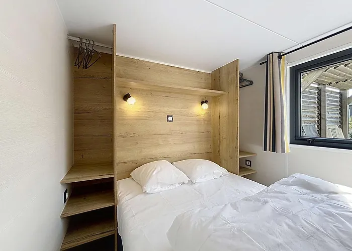 Tiny House Bois Avec Terrasse, Piscine, Wifi, Animaux Admis, Parking - 200m De La - Fr-1-361a-88 * Jullouville-les-Pins