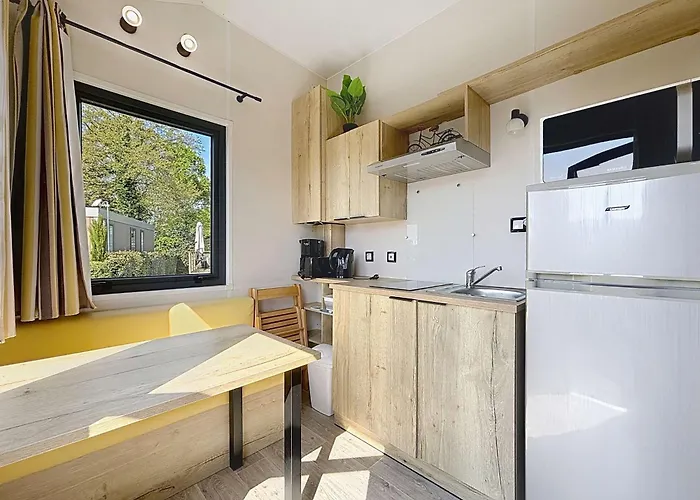 Tiny House Bois Avec Terrasse, Piscine, Wifi, Animaux Admis, Parking - 200m De La - Fr-1-361a-88 Jullouville-les-Pins